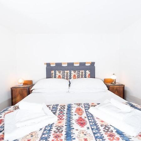 Stunning Campo De Fiori Apartment With Terrace ローマ エクステリア 写真
